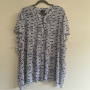 Torrid x Hello Kitty 6 Navy and White Printed Flutter Sleeve Blouse